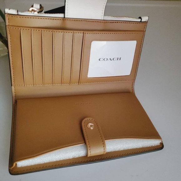 Coach Cream and Green Wallet - Picture 7 of 9